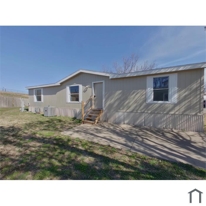 2320 E MacArthur Rd
