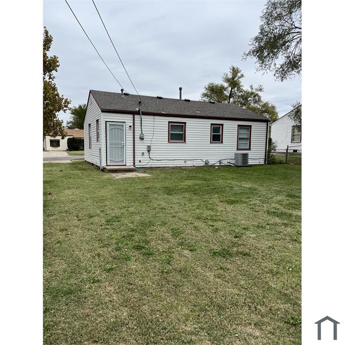 2607 N Volutsia St