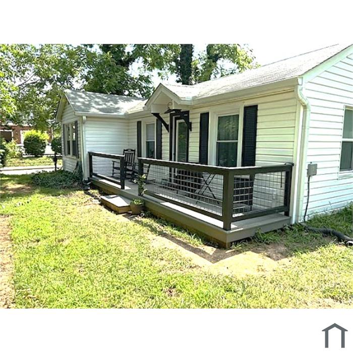 104 Clifford Ln