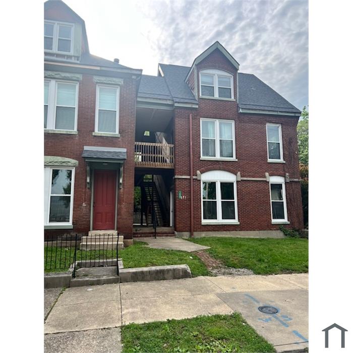 1027 S 7th St