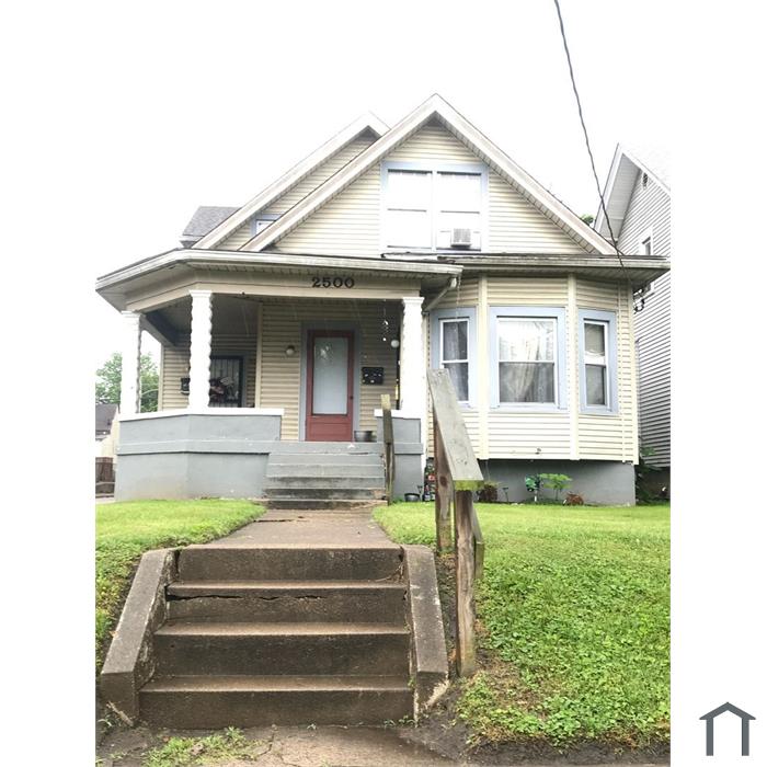 2500 W Oak St