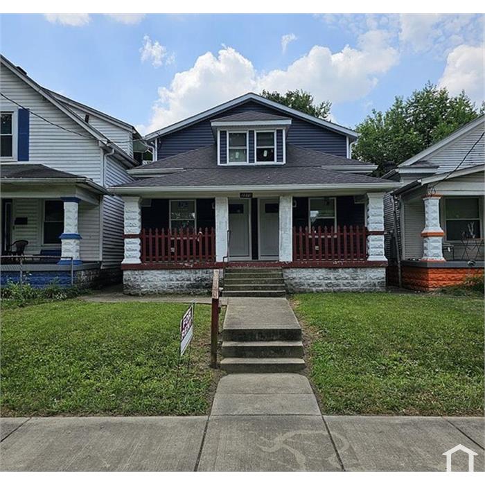 2210 Greenwood Ave
