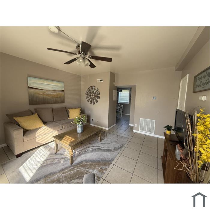 1802 La Salle Pl