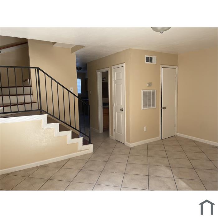 1100 Crape Myrtle Ln