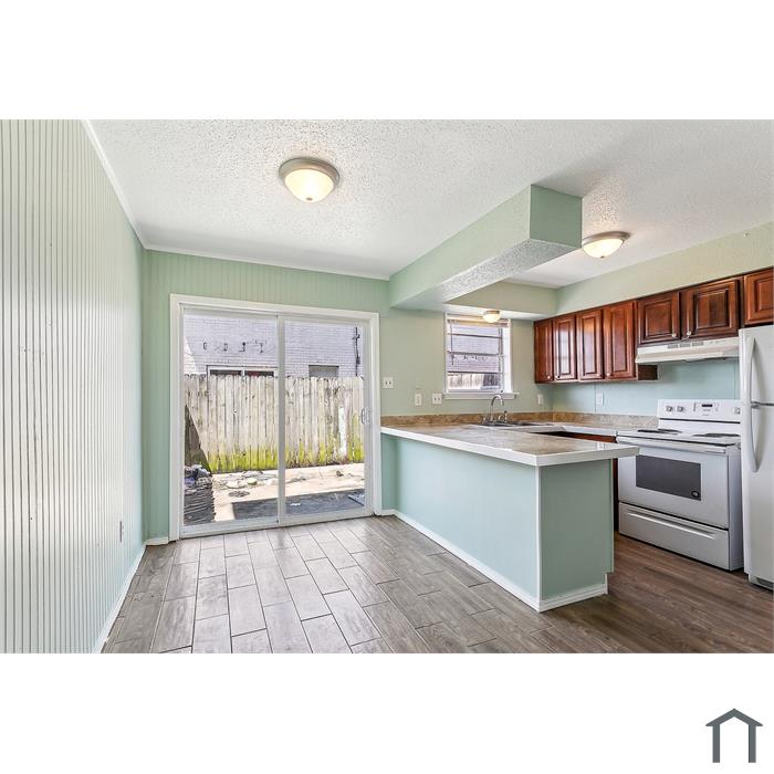 1049 Tallow Tree Ln
