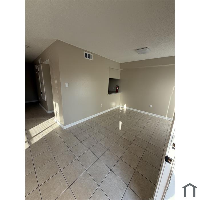 1211 Lochlomand Dr