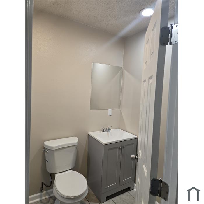 1002 Silver Lilly Ln