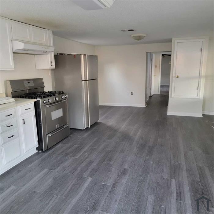 646 Avenue F