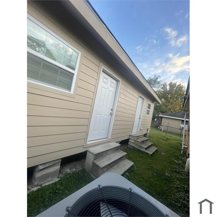 1228 Michael St