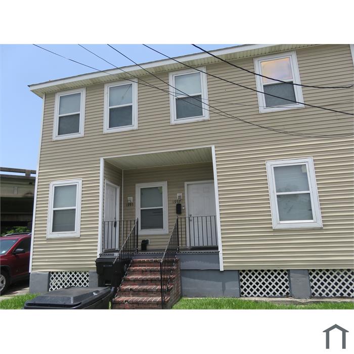 1955 N Prieur St