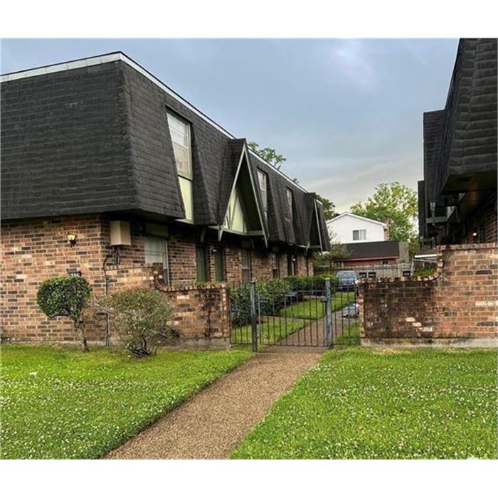4459 Woodland Dr