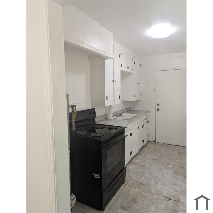 744 W 73rd St