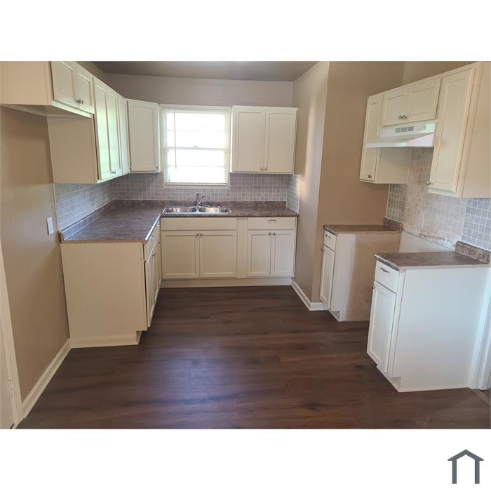 3802 Eileen Ln