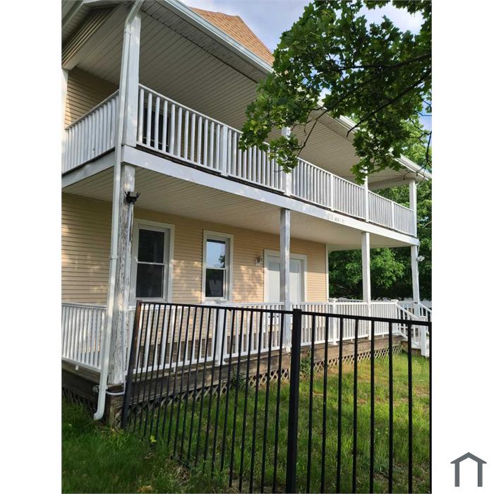 571 Main St