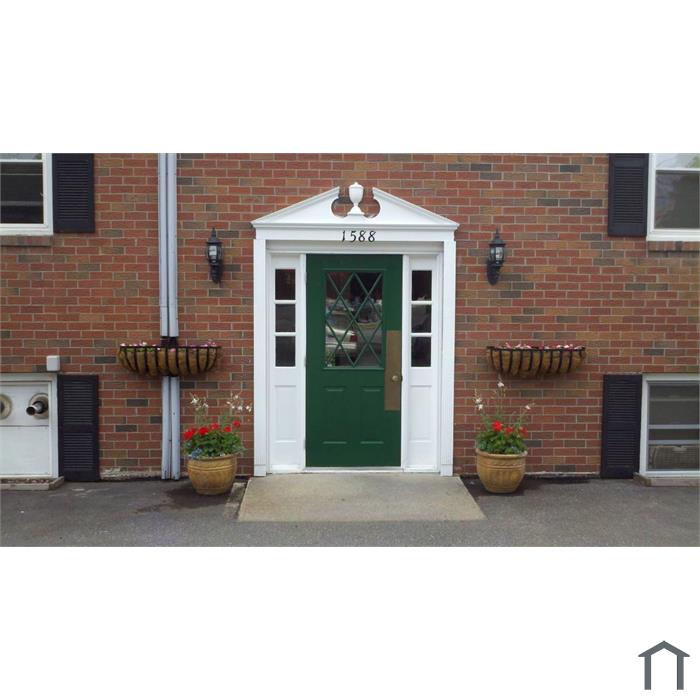 1588 N Main St