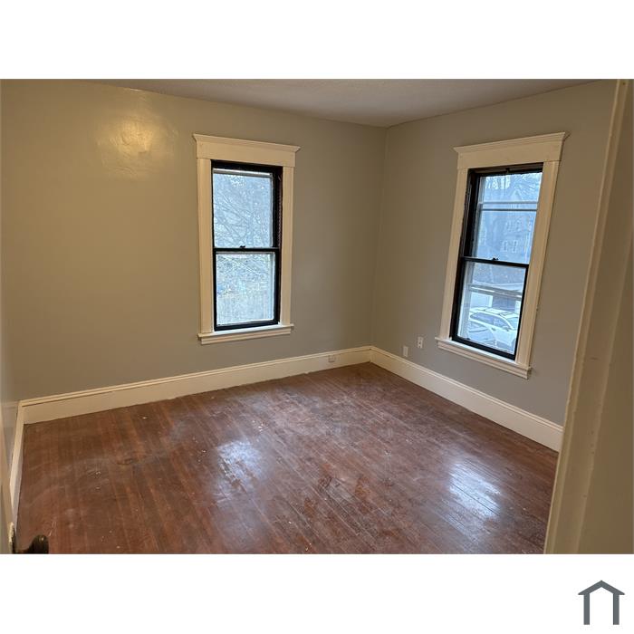 148 Oak Grove Ave