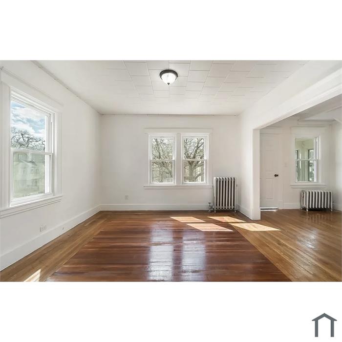 211 Oak Grove Ave