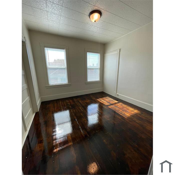 276 Centre St
