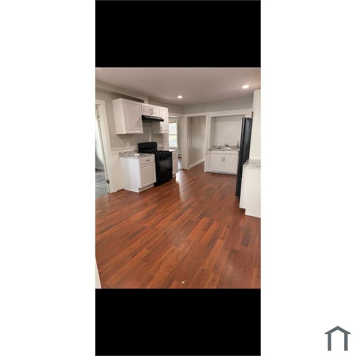 31 Martel St