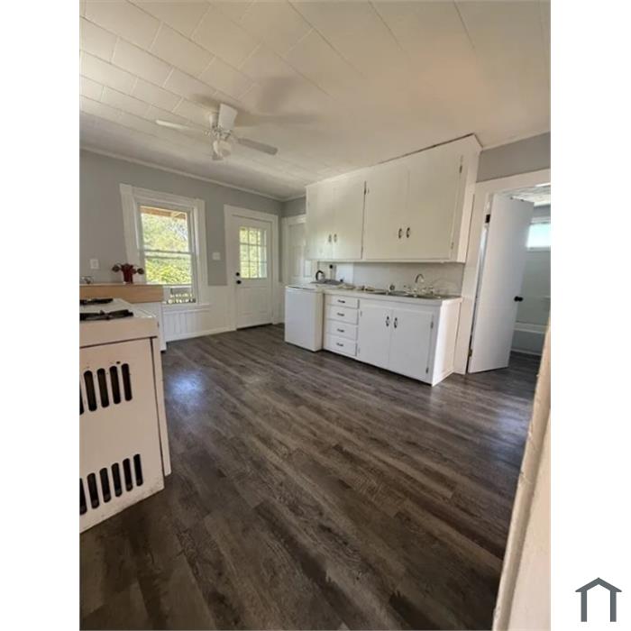 15 Old Leominster Rd