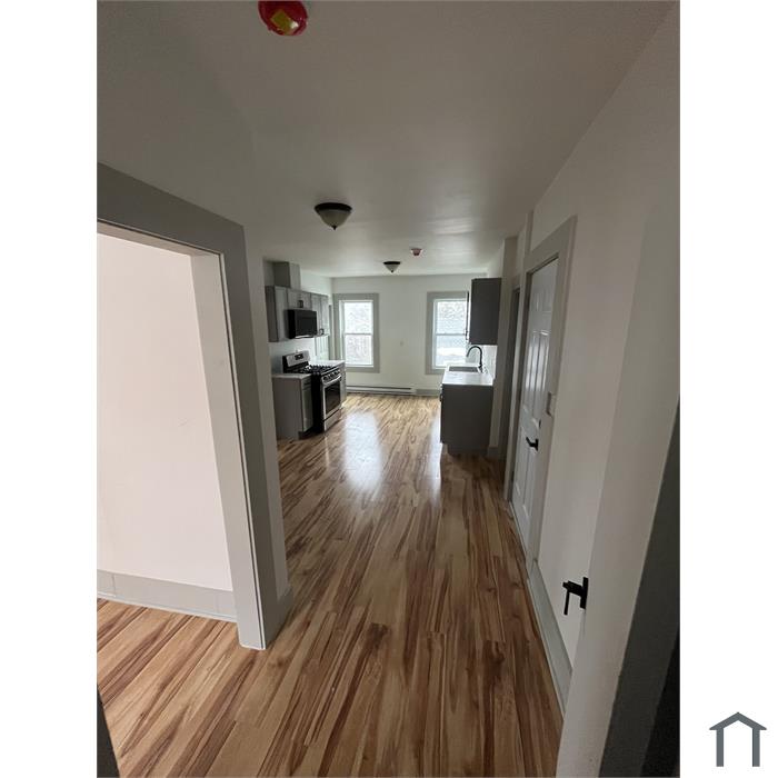 40 Garnet St