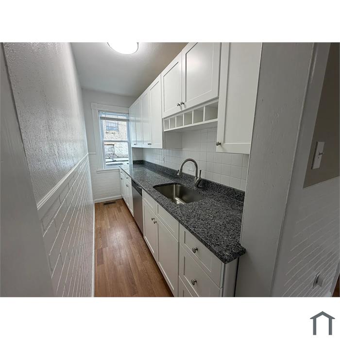 10 Acton St