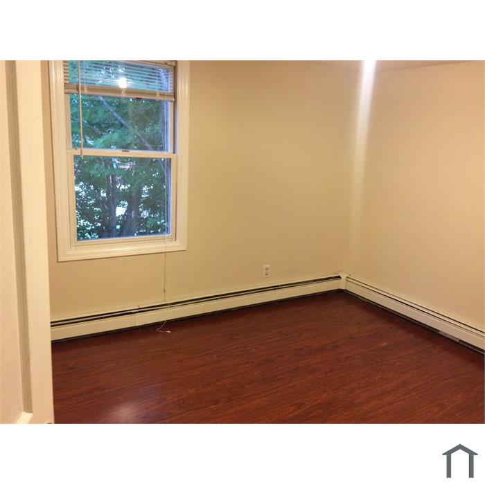 105 South Rd