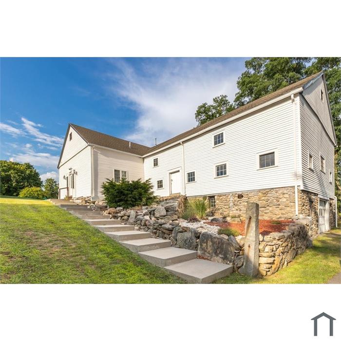 11 Abigail Dr