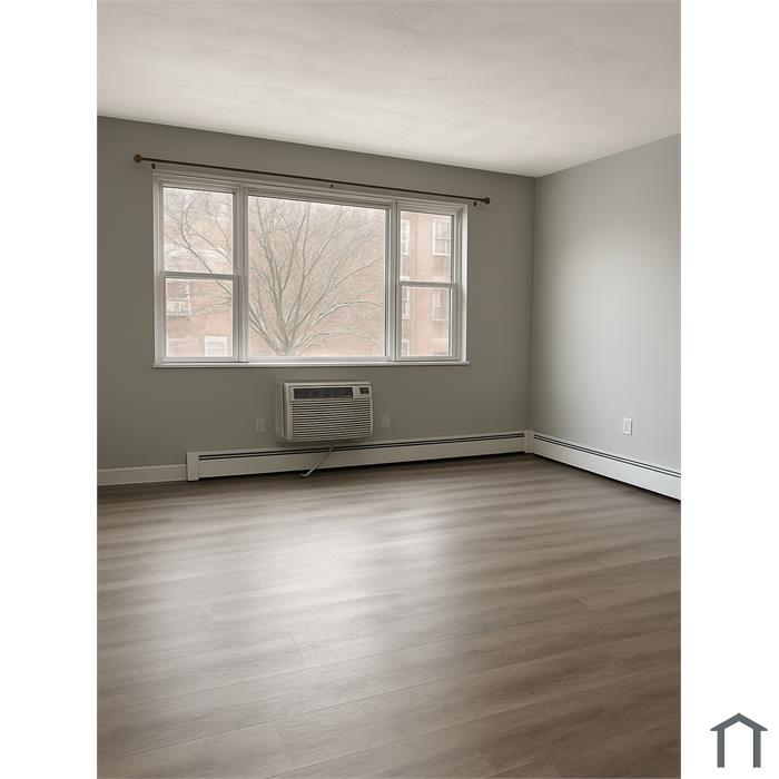 924 Main St