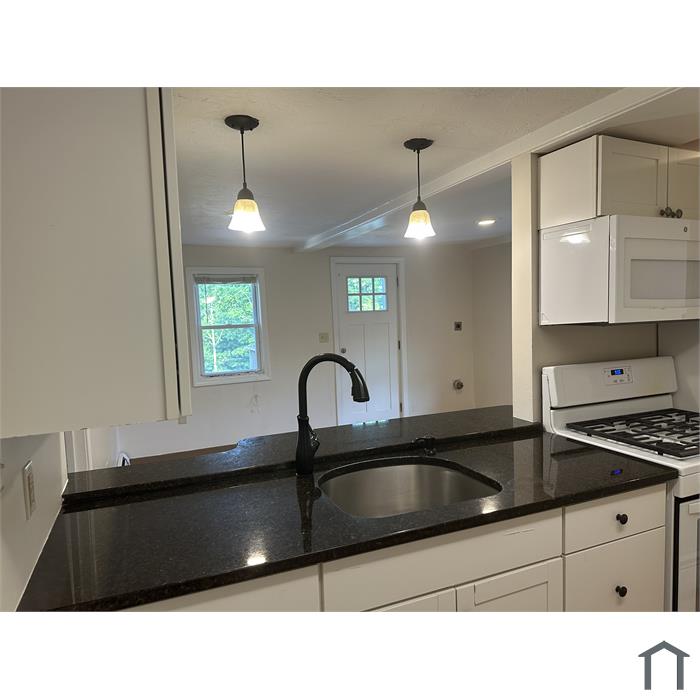 58 Tyngsboro Rd