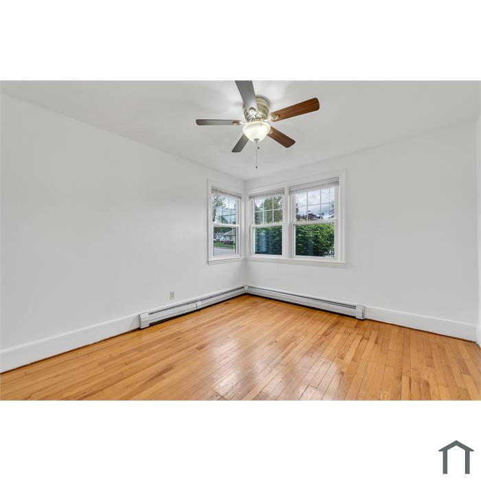 8 Greystone Ave