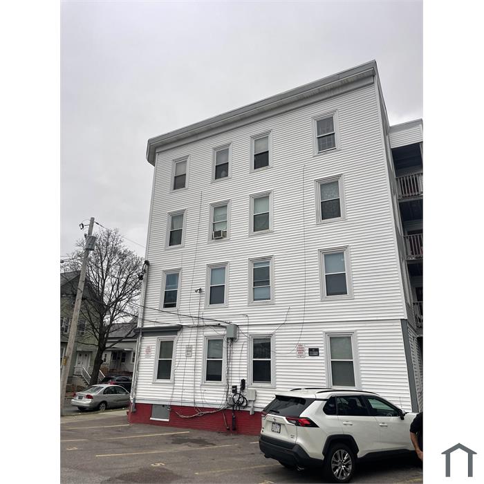 3 Bedroom Apartment 21 Whiting St in Lynn, MA