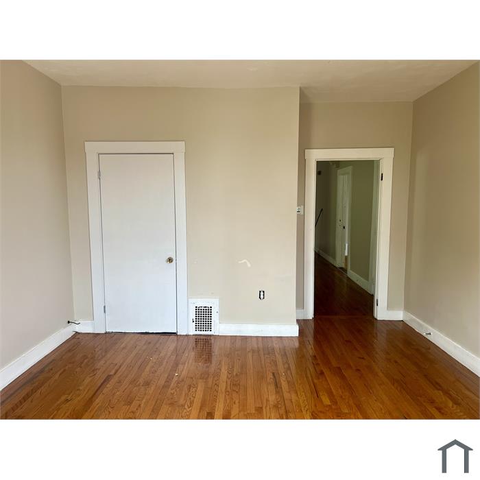 11 Hutchinsons Ct