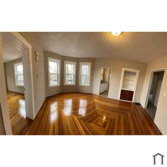 18 Lawton Ave