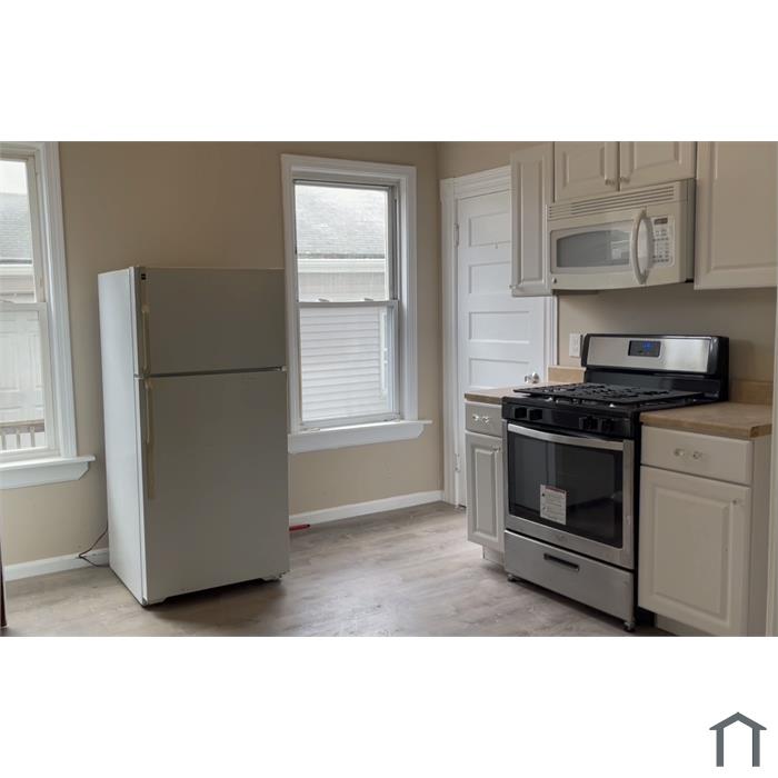 9 Lander St