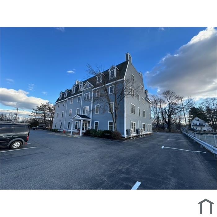 64 Holten St