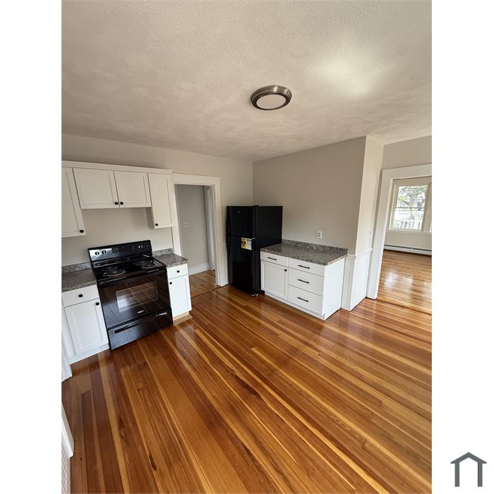 39 Dustin St