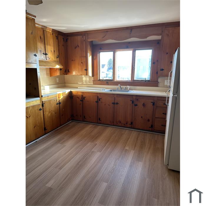 104 N Main St
