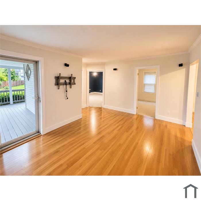 32 Massachusetts Ave