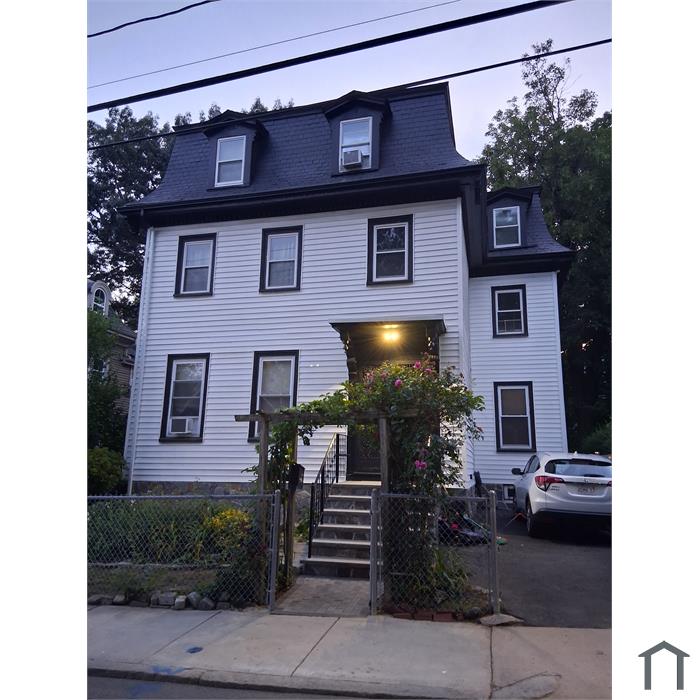 81 Thornton St