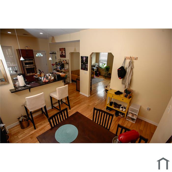 22 Elmore St