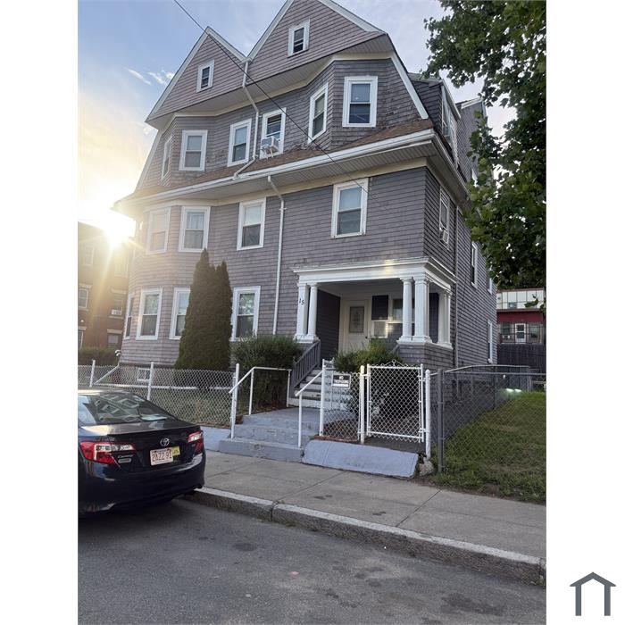 15 Fenelon St