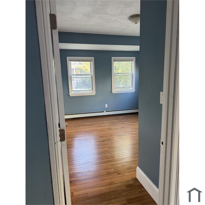 32 Moultrie St