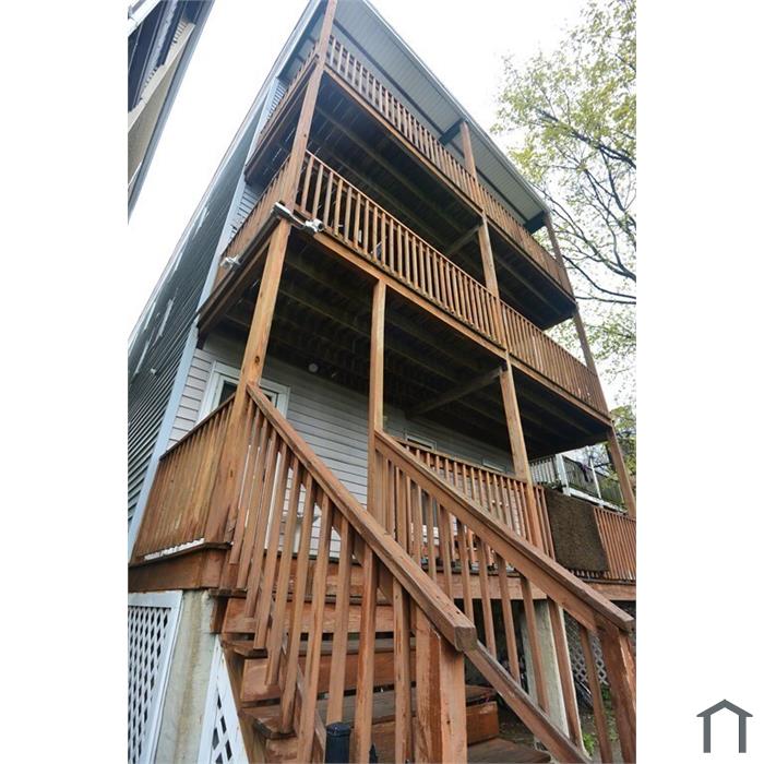 22 Barry St