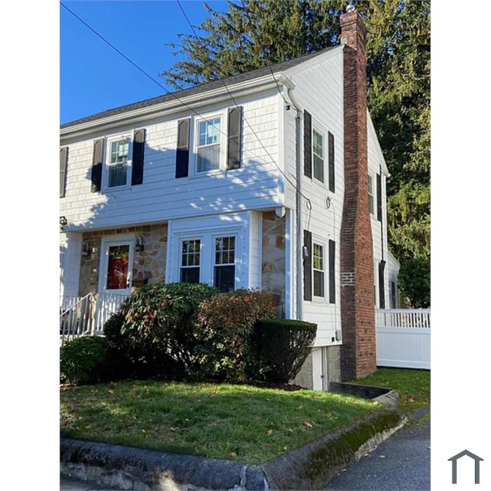 27 Clearwater Dr