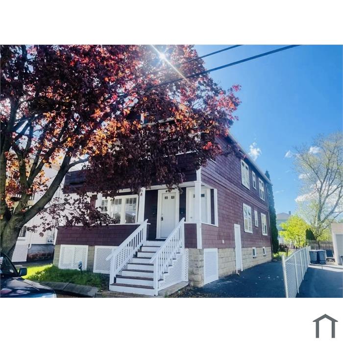 137 Mills St