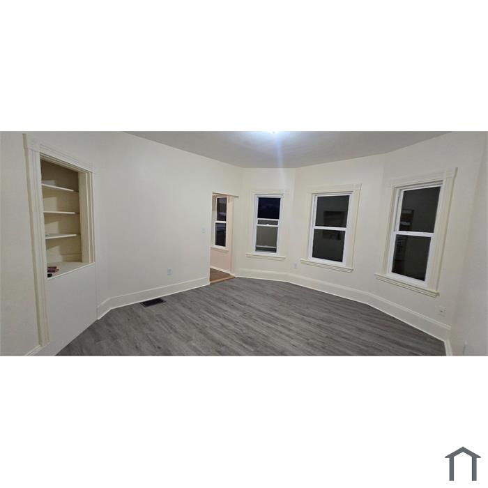 689 Broadway