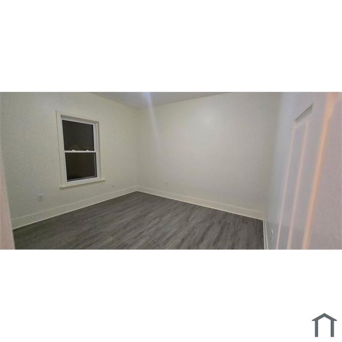 689 Broadway