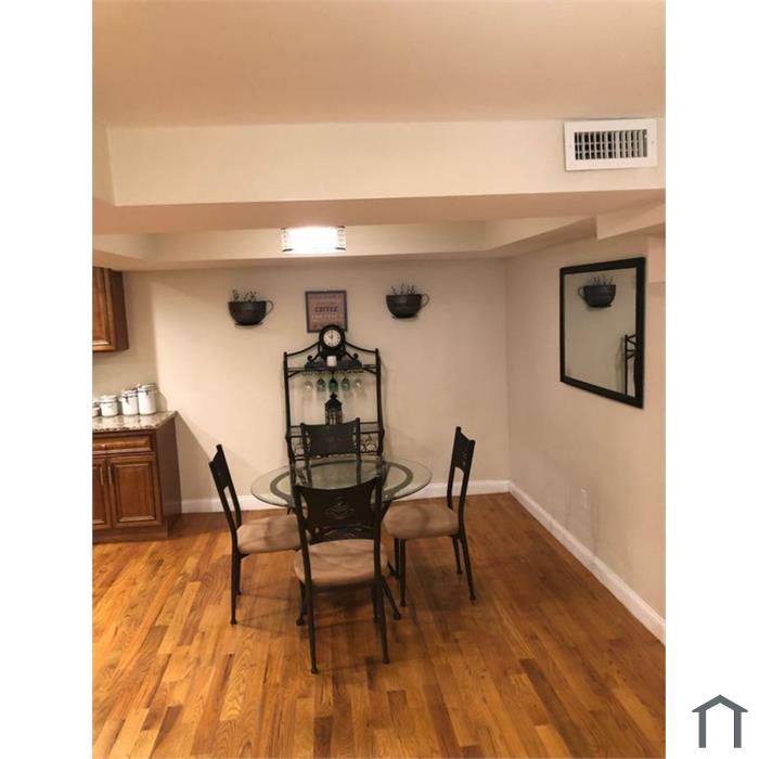 160 Locust St