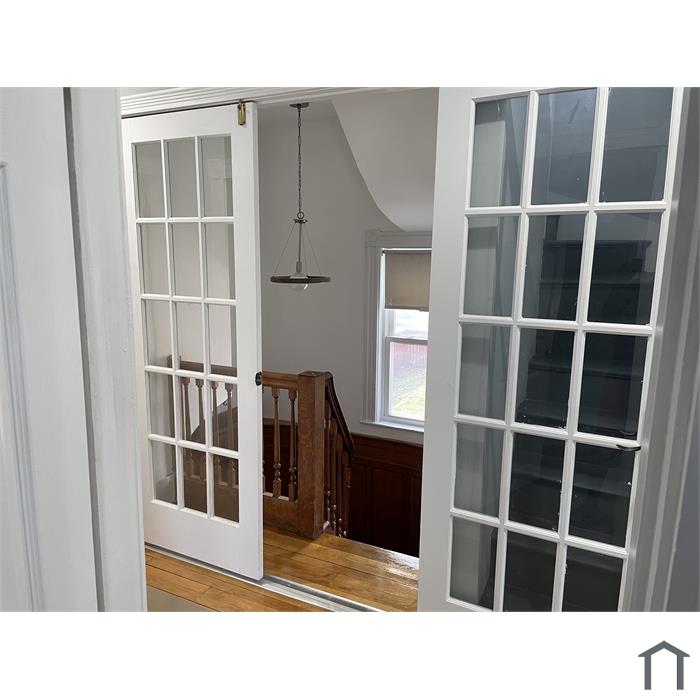 20 Burrell St